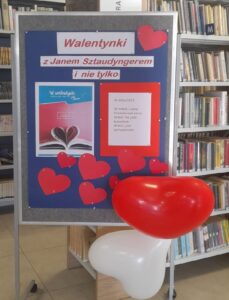 Plansza promująca Walentynki w Bibliotece